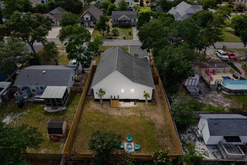 New Listing Lux Beach House Dog Friendly