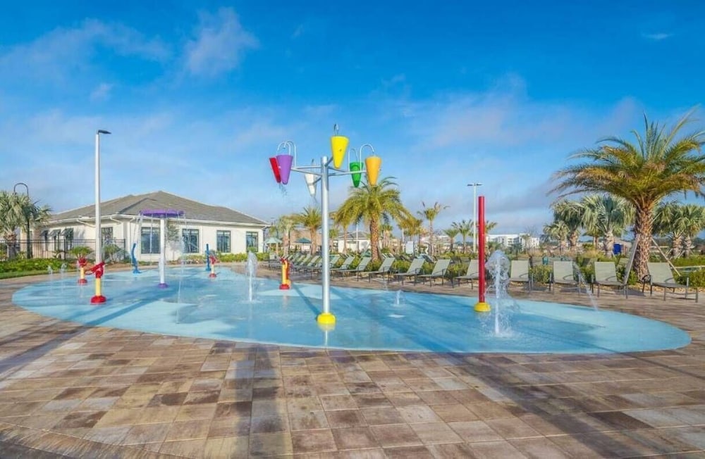 Sleeps 17 - Luxury 6bdhome With Pool Storey Lake