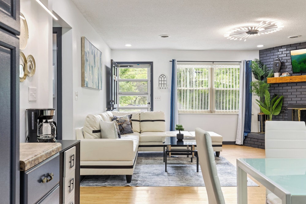 Noir Manor 3BR House
