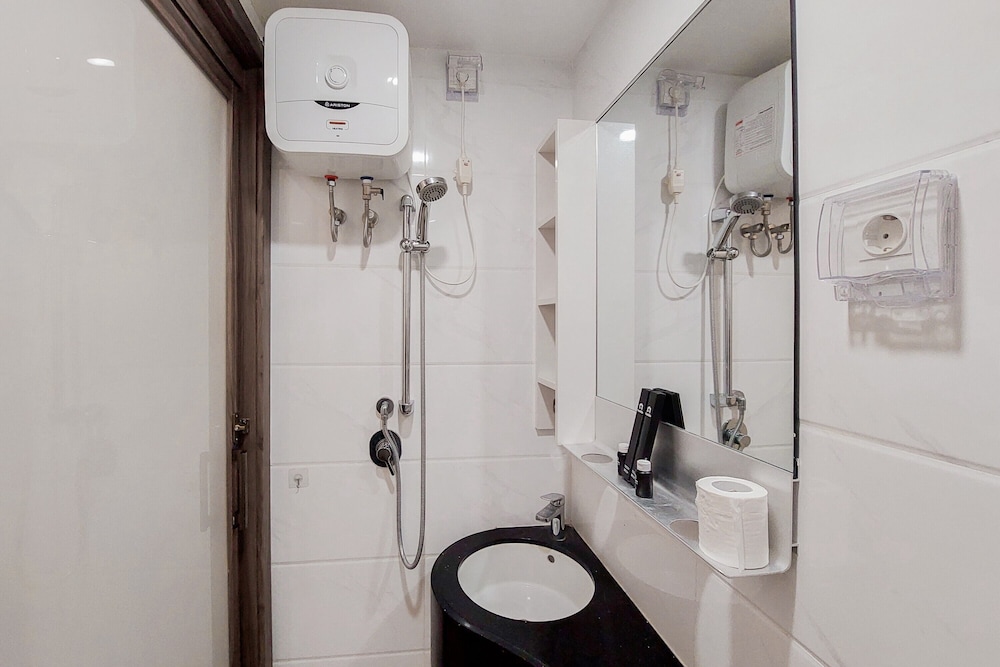 Simple And Homey Studio At Sky House Bsd Apartment