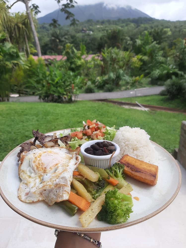 Arenal Paraíso Resort & Thermo Mineral Hot Springs