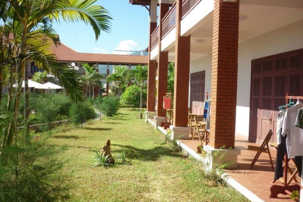 Lăng Cô Beach Resort