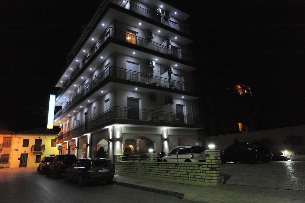 Ceragio Hotel & Apartments