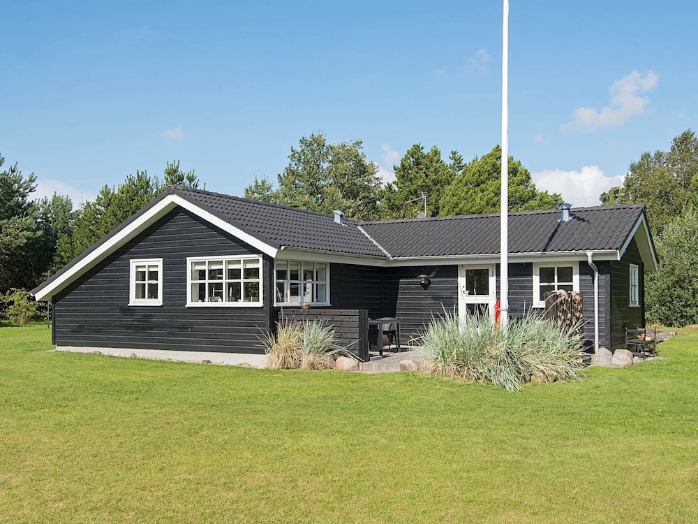 6 Person Holiday Home in Jerup