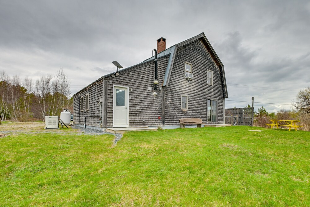 Cozy Pet-friendly Cottage Near Fort Knox & Acadia view 5