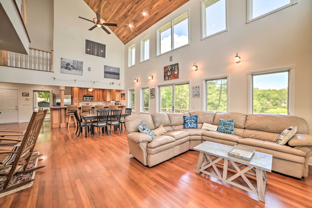 3,000 Sq Ft A-frame Home on Kentucky Lake w/ Dock!