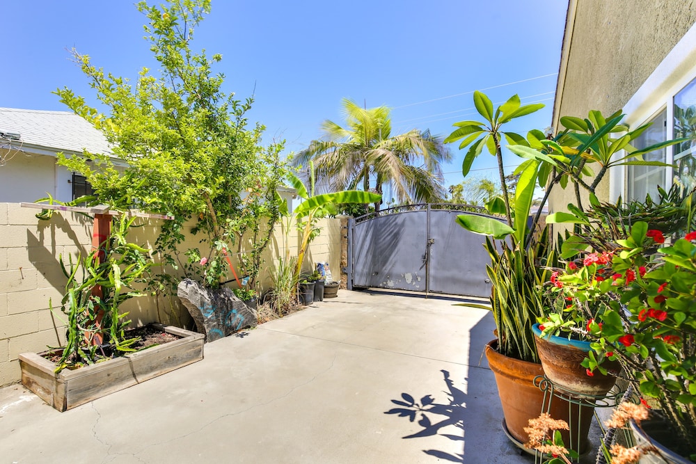 Westminster Escape Near Beaches & Shopping! view 2