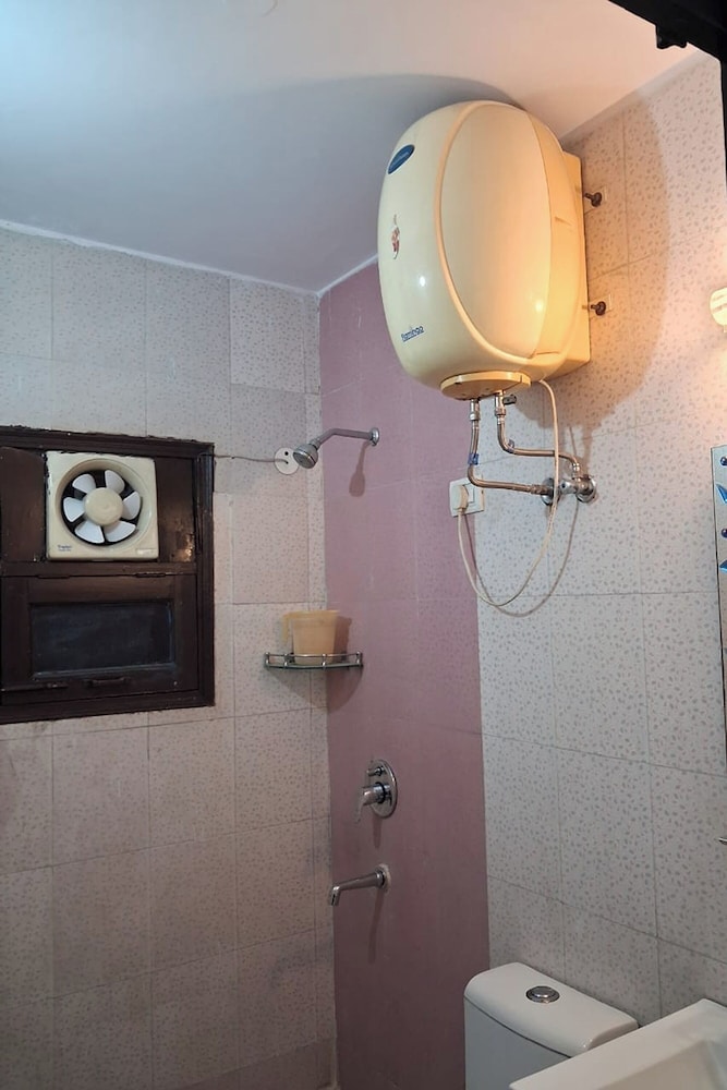 Metrolink Apartment & Suites-East Of Kailash