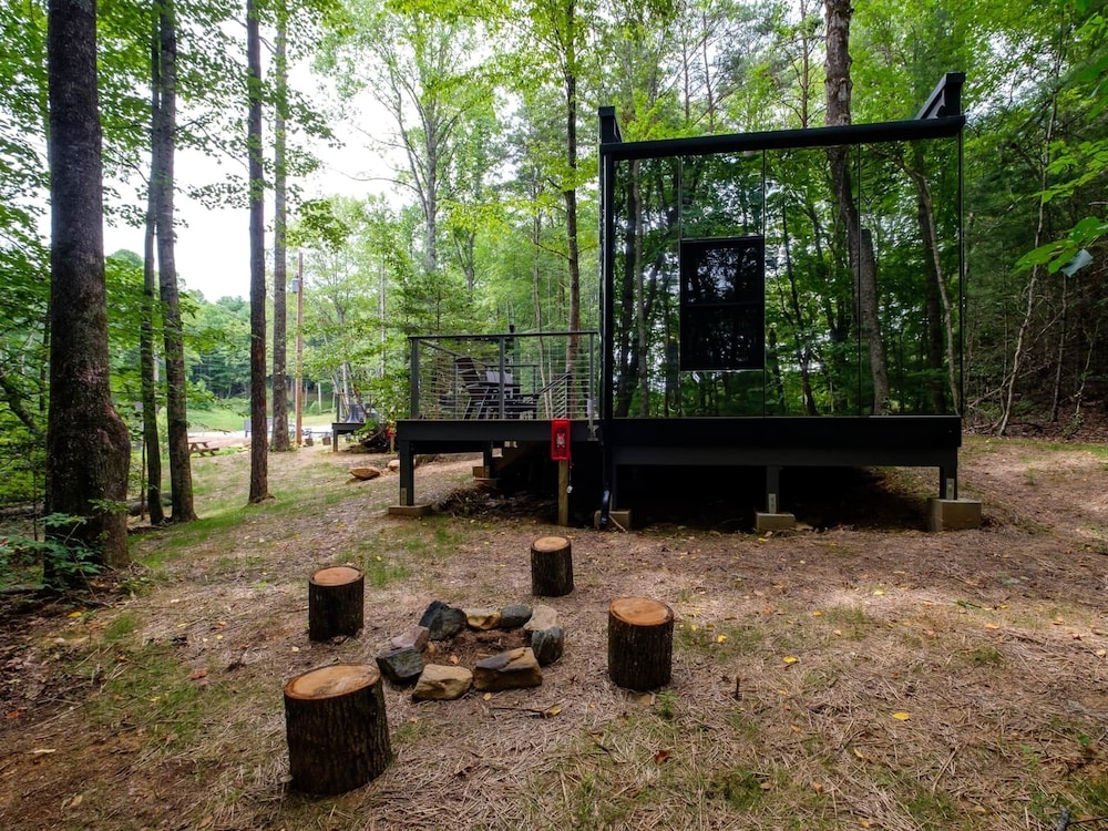 Mirror Cabin - Looking Glass