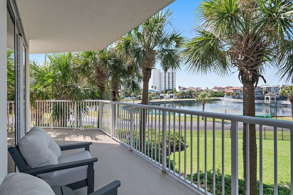 Terrace At Pelican Beach 0107 3 Bedroom Condo