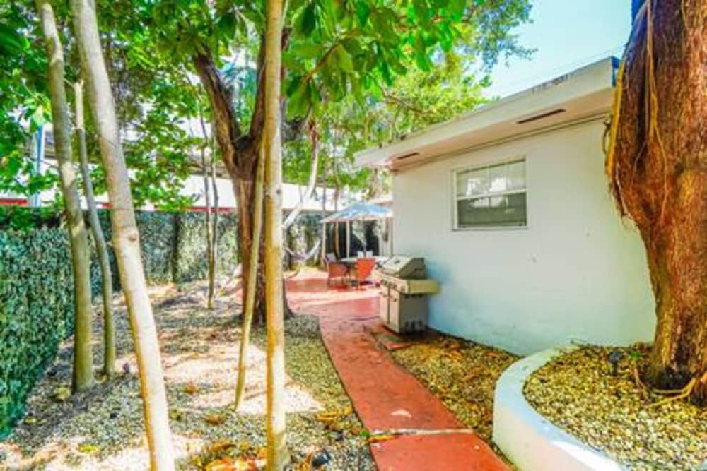2710 Heated Pool 7 Beds 5 Baths Sleep 15 Park 4 Car