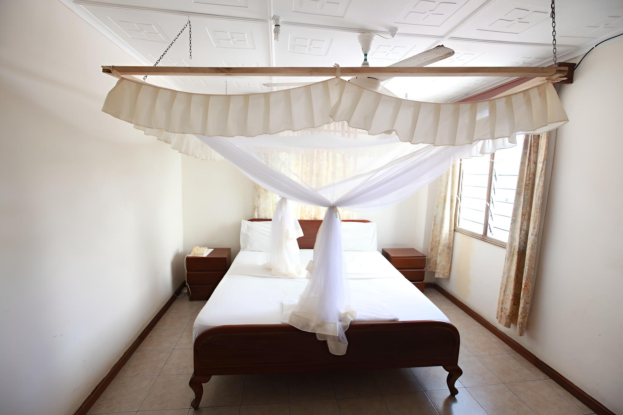 New Palm Tree Hotel