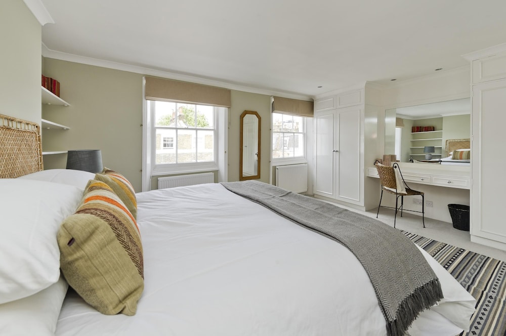 Fabulous 3 Bed Flat Chelsea