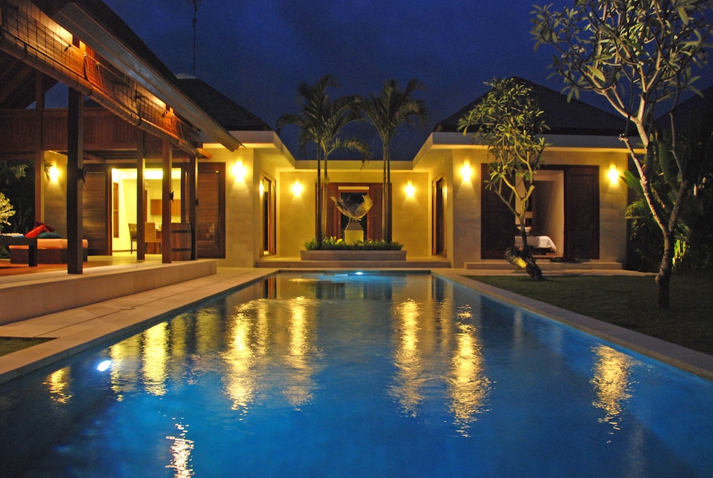 Saba Villa