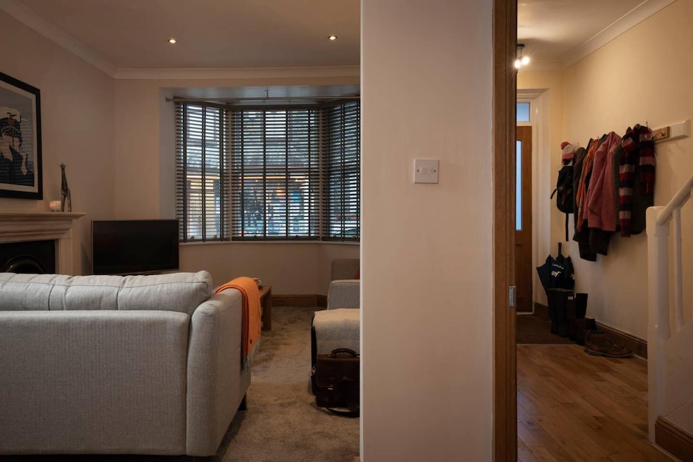 2BR - 1 5BA - Town Centre - Parking - Ambleside view 5