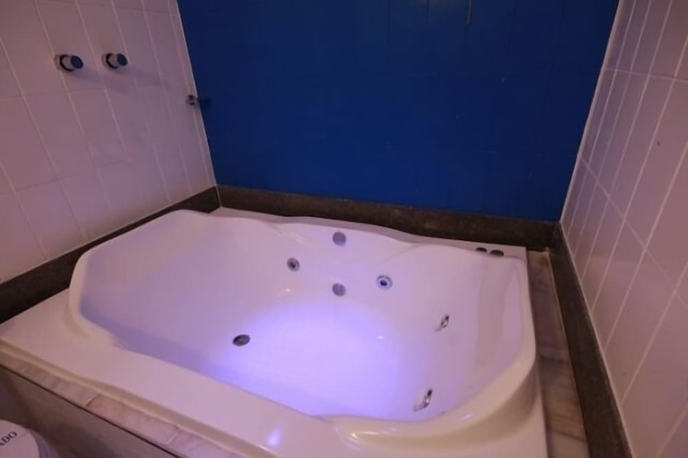 I9 Motel - Adults Only