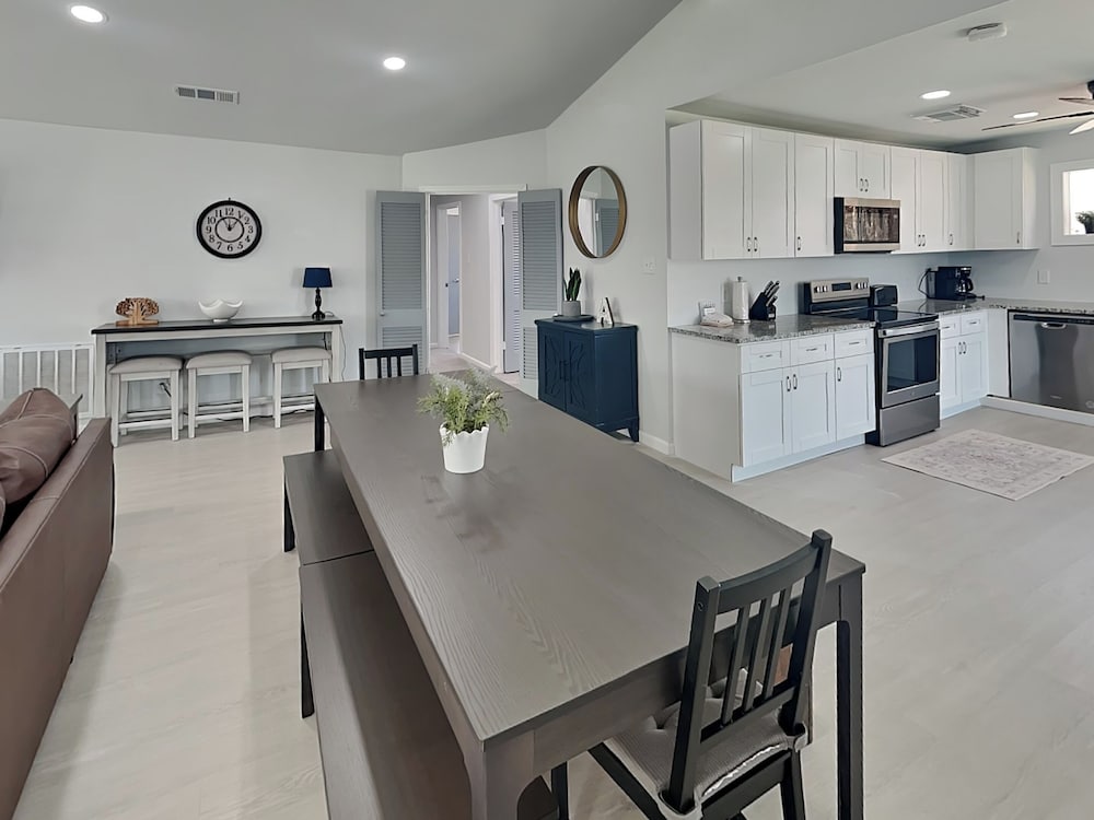 Surfside Casa de Playa by Ryson Vacation Rentals