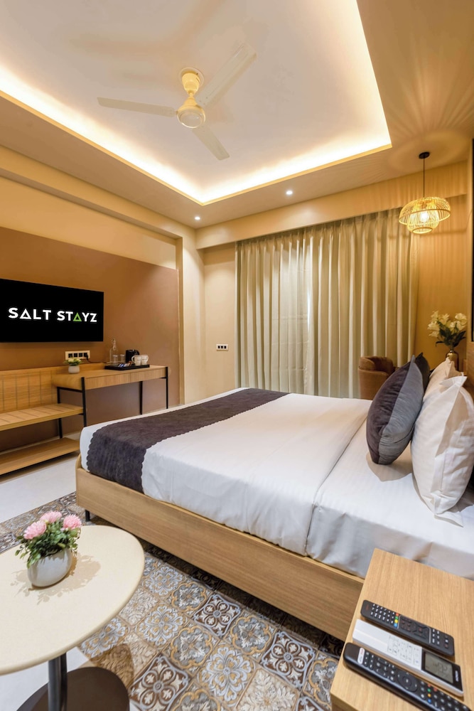 Saltstayz Premier - Sector 50 & Golf Course Ext Road