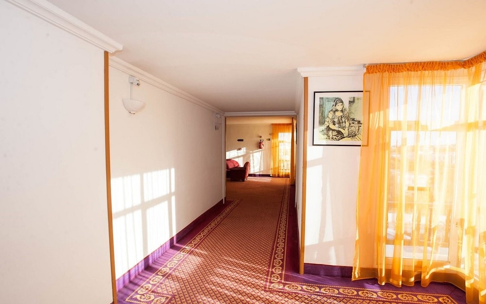 Hotel Riviera - Family Only