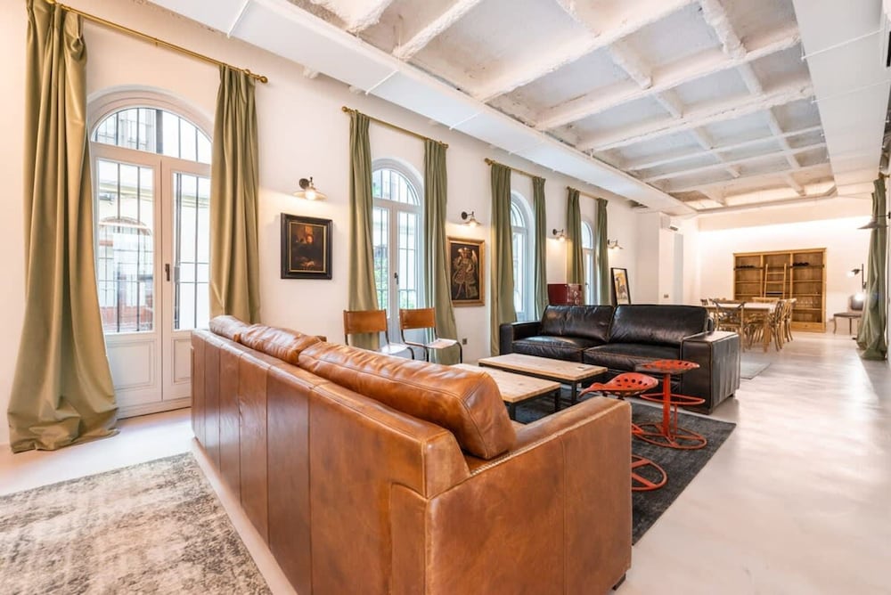 The Deauville Majestic 1 Bedroom in Chueca