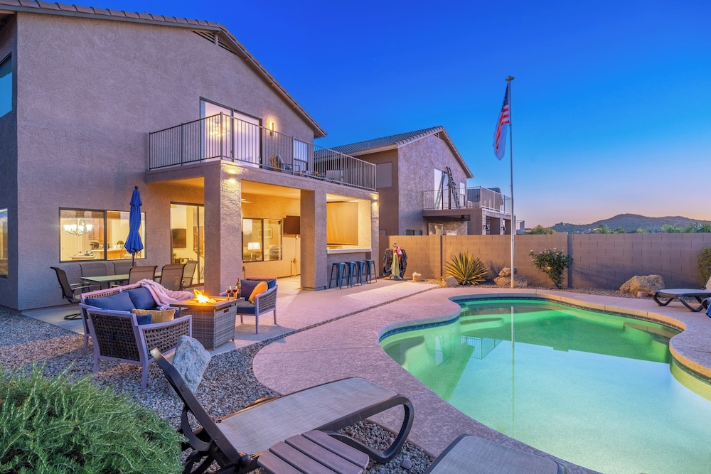Gold Canyon Golfer's Getaway w/ Scenic Views!