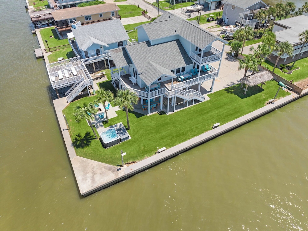 Blue Marlin Bayfront Retreat by Ryson Vacation Rentals