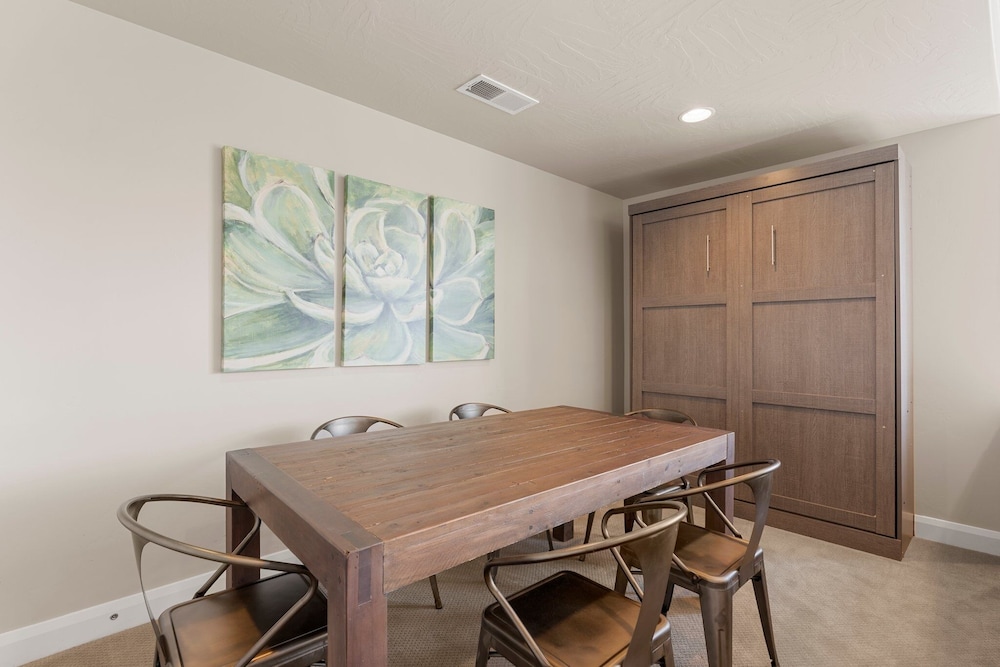Desert Serenity 4 Bedroom Townhouse