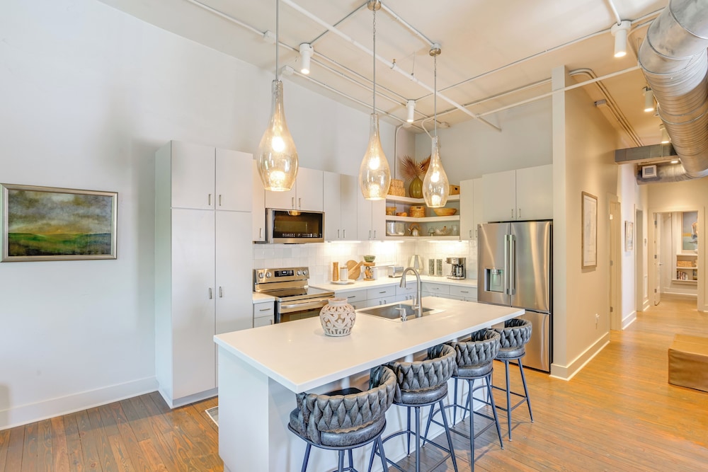 Walk to Vanderbilt: Eclectic Apt in Nashville