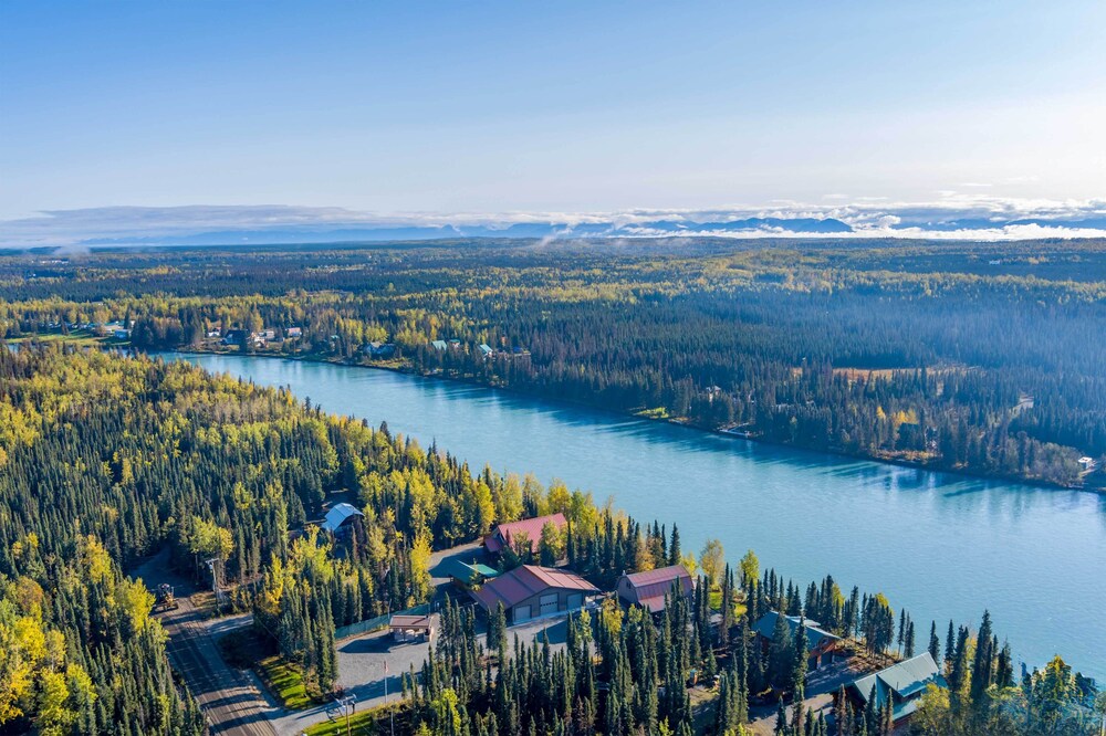 Studio Steps to Kenai River w/ Fire Pit!