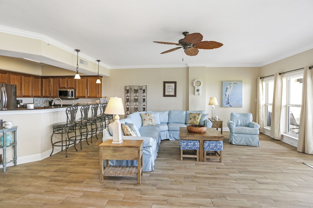 Paradise Shores 303