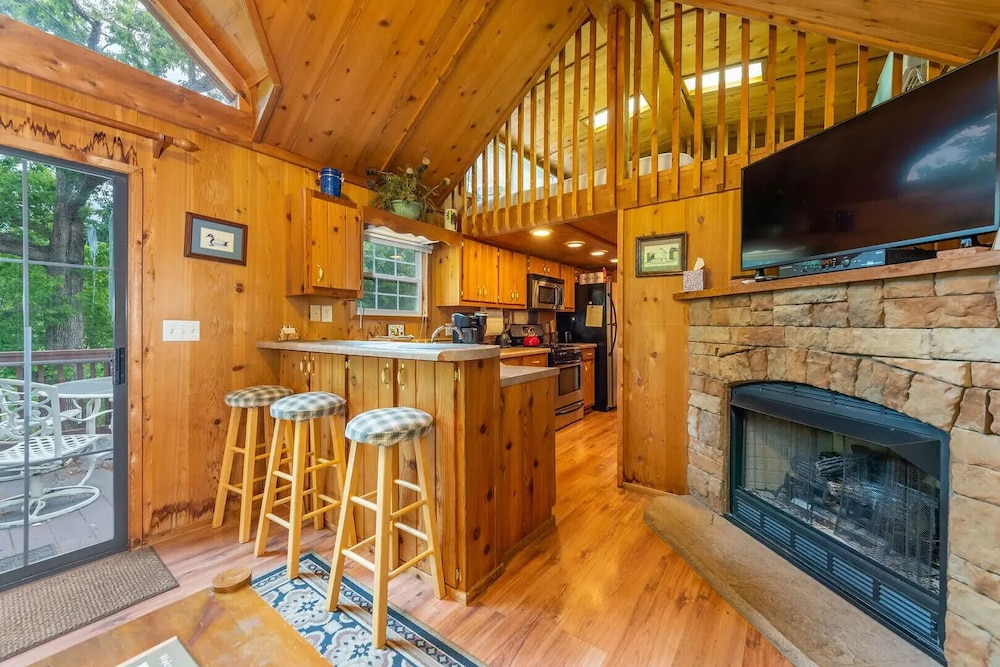 Engadine Inn  Cabins - Property Image 77