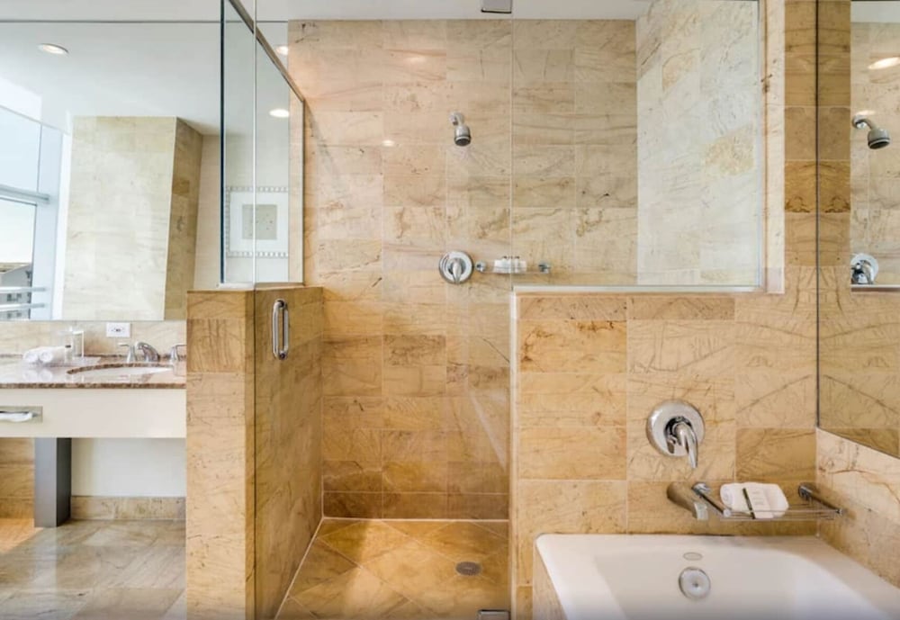 Brickell Sea View 2BR Free Parking by Palermo Home