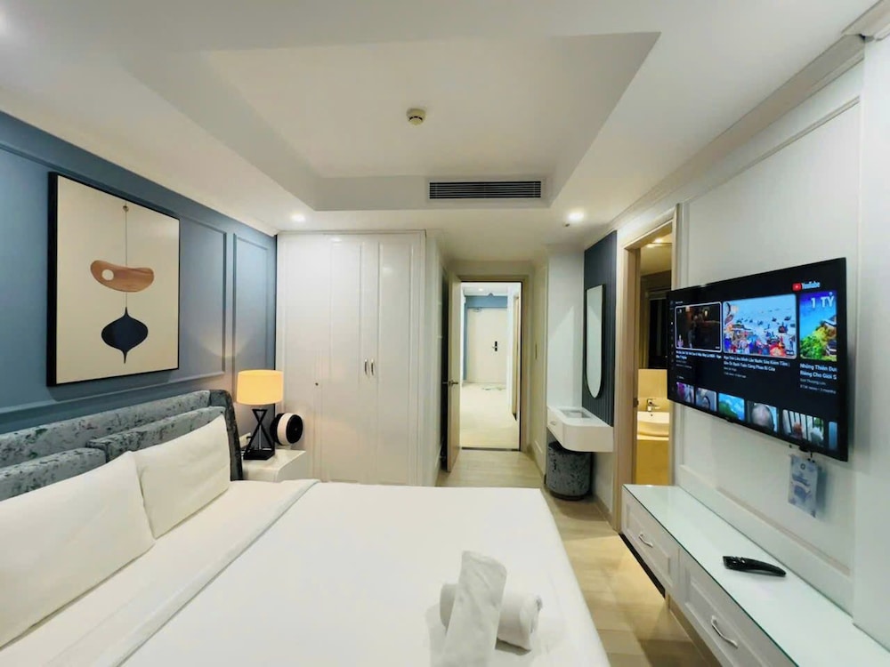 Gold Coast Balcony Serviced Apartment