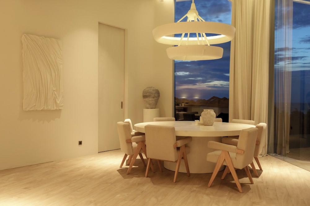 Lux Retreat 4BR Ocean Villa in Uluwatu