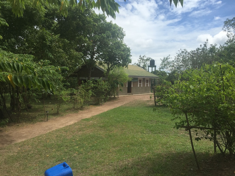 Captains Bird Safari Lodge