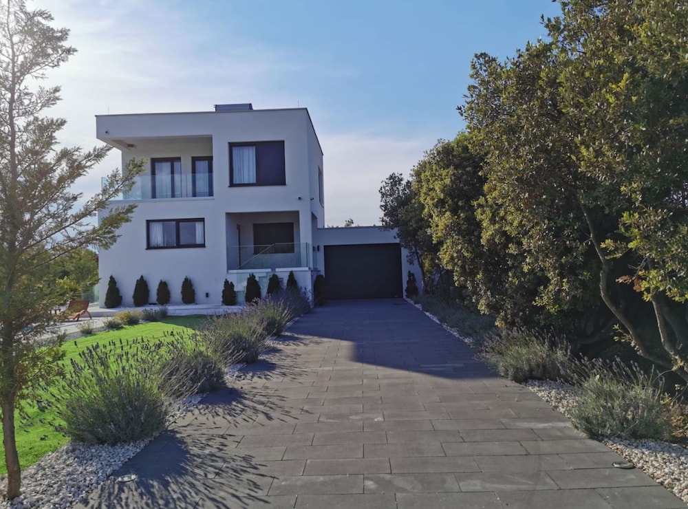 Modern Villa With Private Heated Pool and Lounge Area for a Relaxing Stay