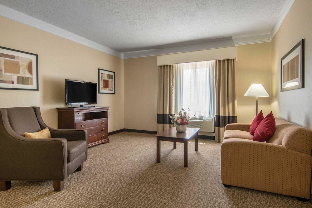 Albany Vacations - Comfort Suites Linn County - Property Image 56
