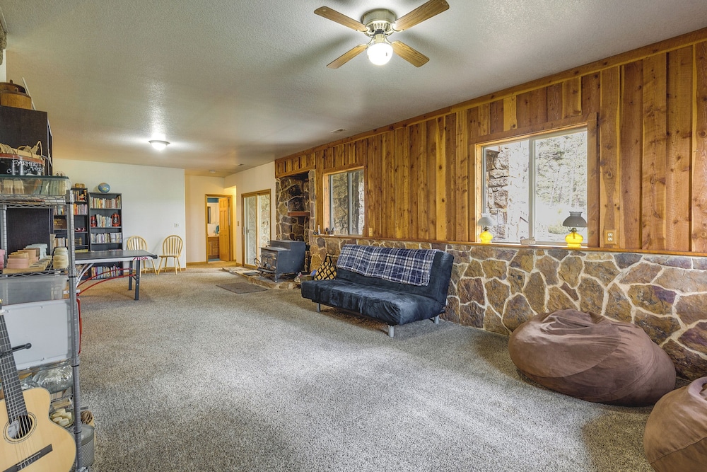 Peaceful Colorado Ranch Retreat w/ Deck & Acreage