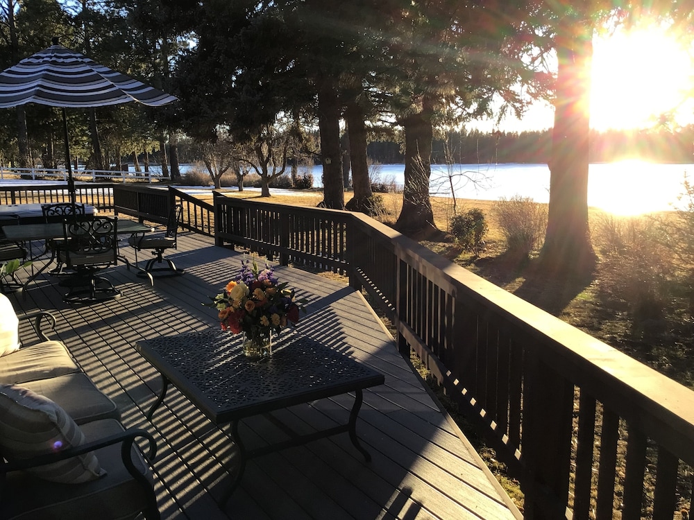 Historic Gilchrist Waterfront Resort