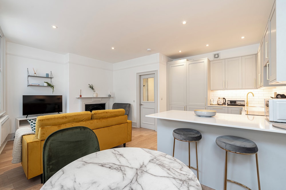 JOIVY Stylish 1 bed flats in Soho