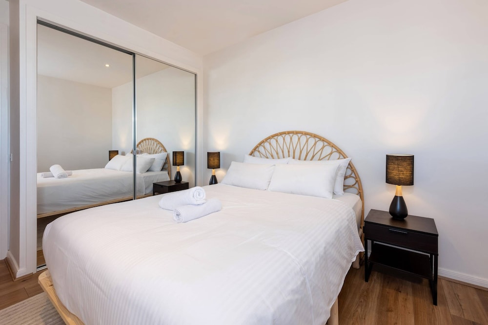 Stunning 1B Apt in Richmond - Parking & City Views