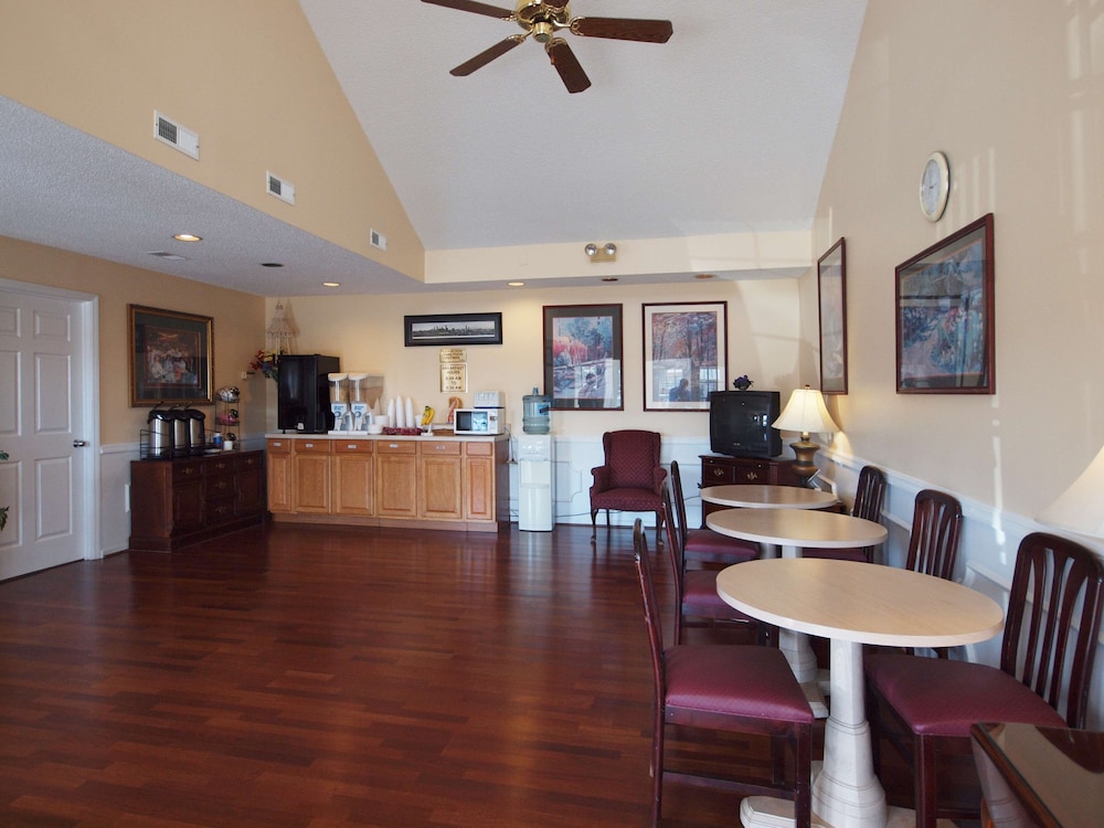 Western Motel view 3