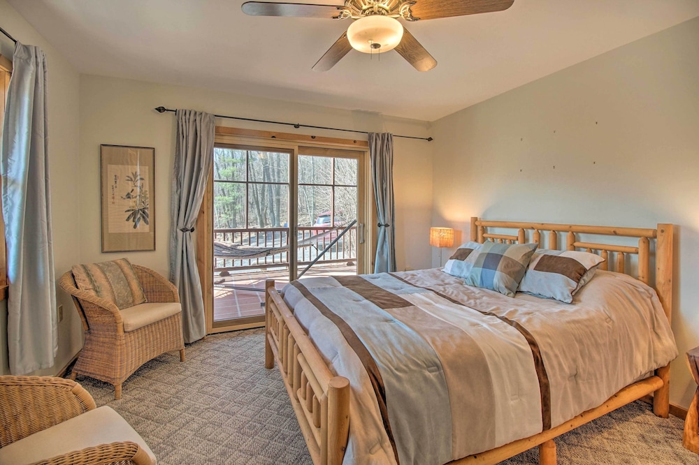 Cabin w/ Decks & Fire Pit Near Lost River! view 5