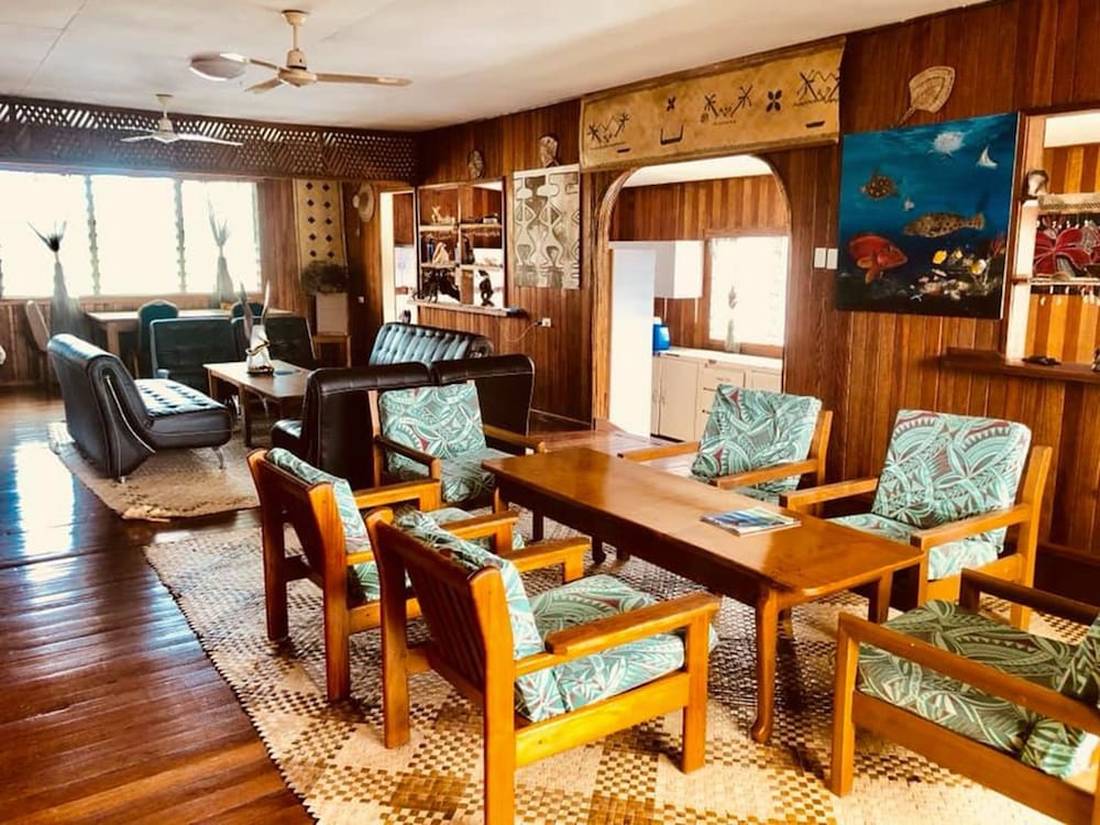 Qua Roviana Motel