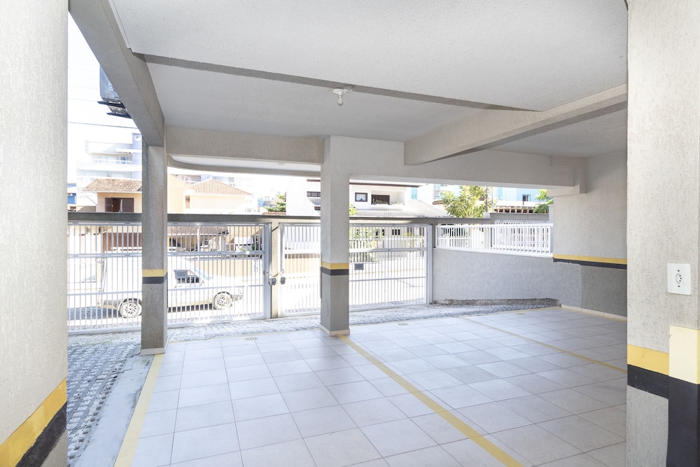 Rent Apartment 3 bedrooms w/ 1 suite - 680 view 4