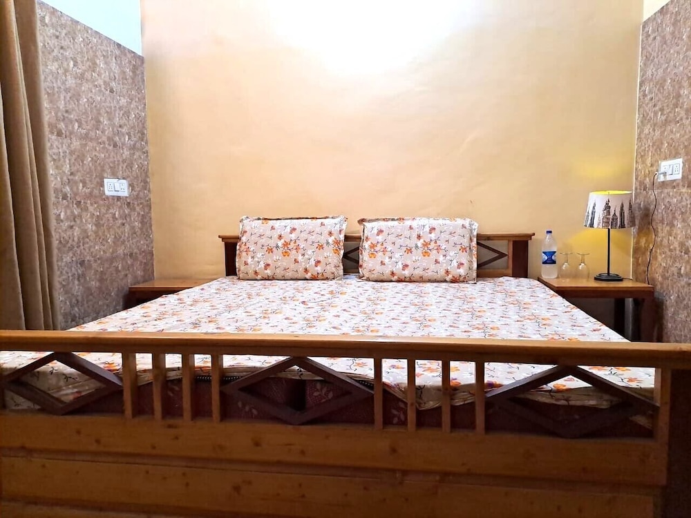 Gopi Homestay and Restaurant (Jim Corbett)