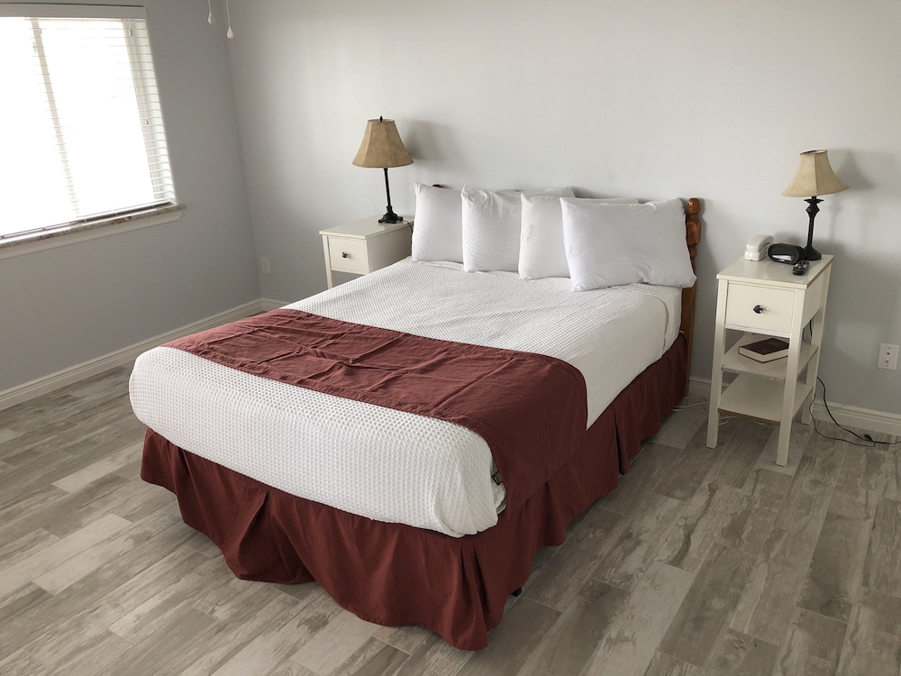 Beachgate Condo Suites And Hotel 217+219 2 Bedroom Condo