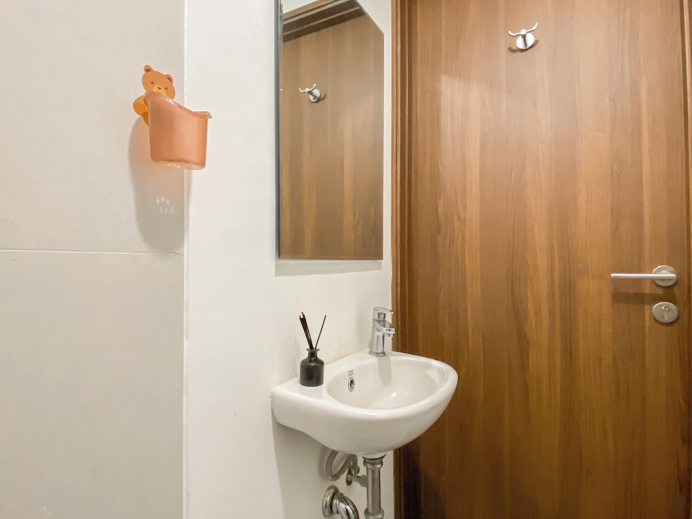 Simple Rest Studio (No Kitchen) At Lrt City Sentul - Royal Sentul Park Apartment