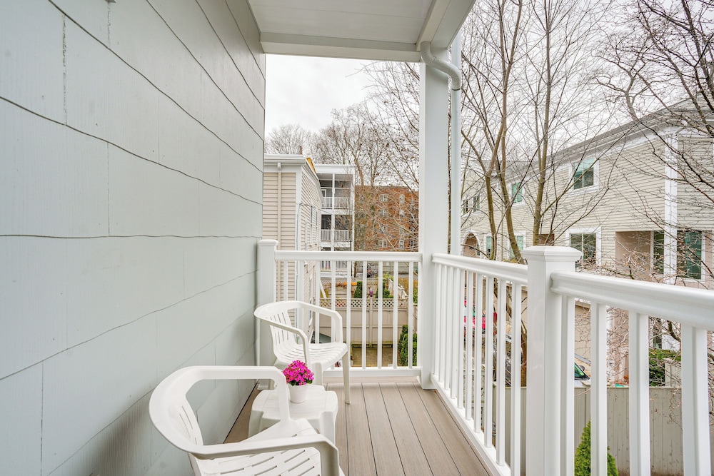 Walk to Harvard Square: Apartment in Cambridge