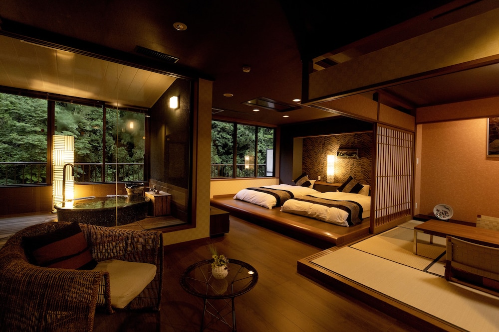 Yamanaka Onsen Ohanami Kyubei